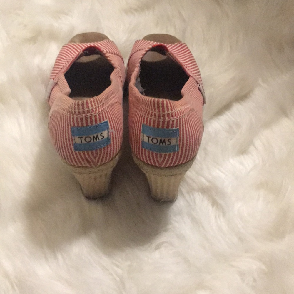 Toms - Picture 3 of 4